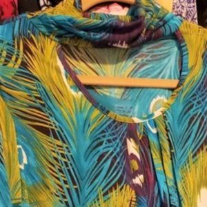 Vintage-style Ladies Peacock Pattern blouse